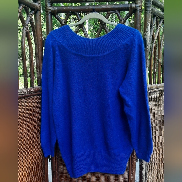 🆕️ Just Sasha Vintage Silk Blue Scoop Neck Sweater - Picture 8 of 8